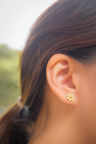 Daisy Studs