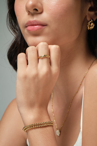 Weathered Ring in Gold